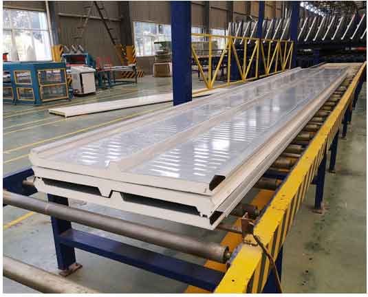 聚氨酯彩鋼屋面板廠家 聚氨酯彩鋼屋面板廠家